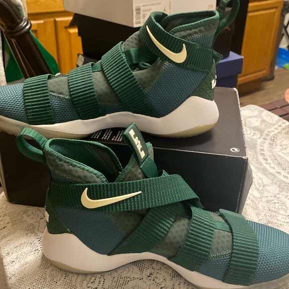 Nike Lebron 11 Celtics soldier basketball shoes. - Picture 2 of 8